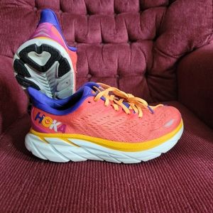 Hoka Clifton 8 Size 7 Womans